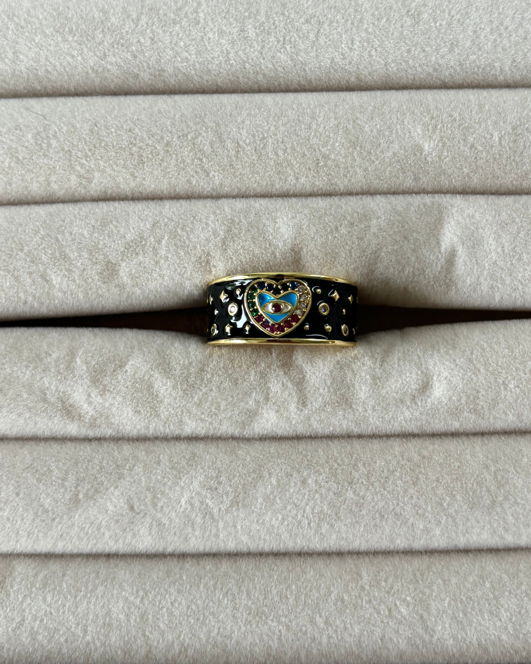 Lola ring