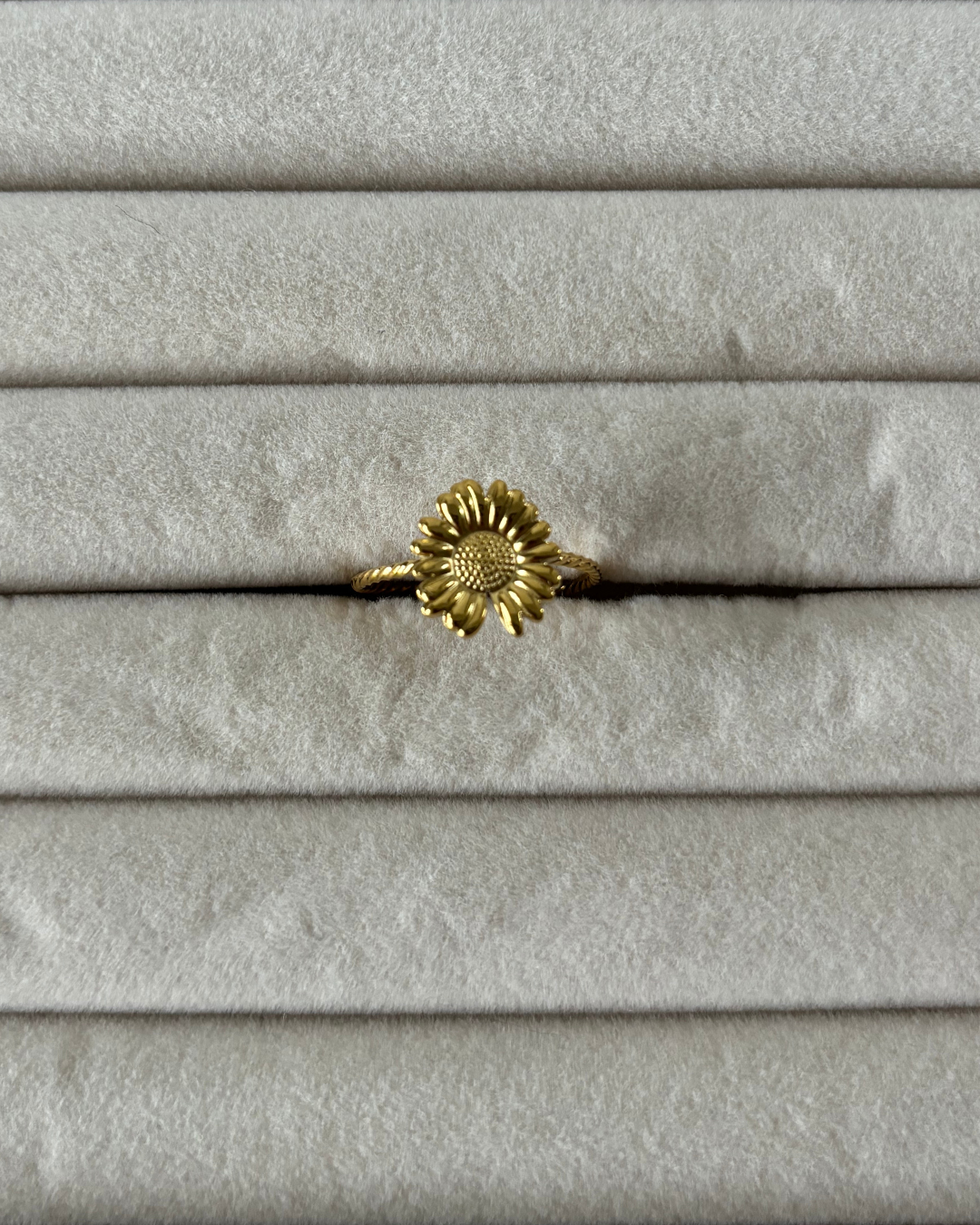 Little bloom ring