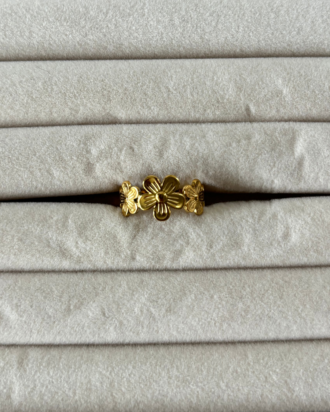 Flower ring