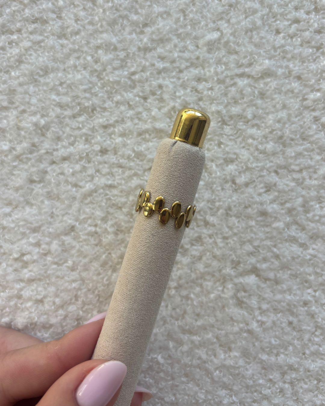 Vivi ring