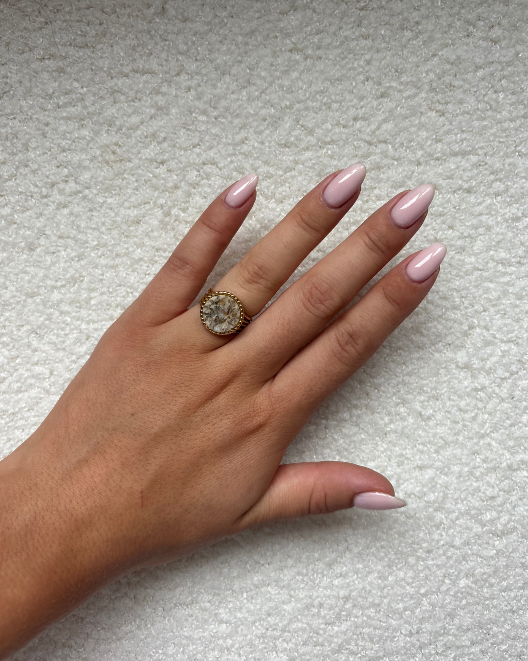 Stone ring beige