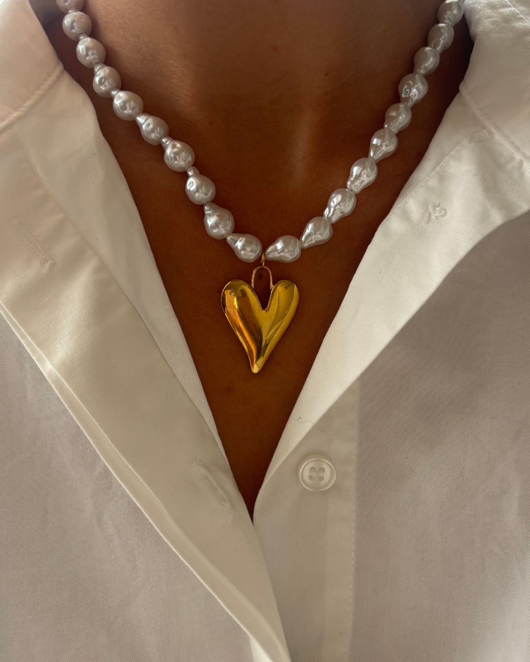 Amore pearl necklace