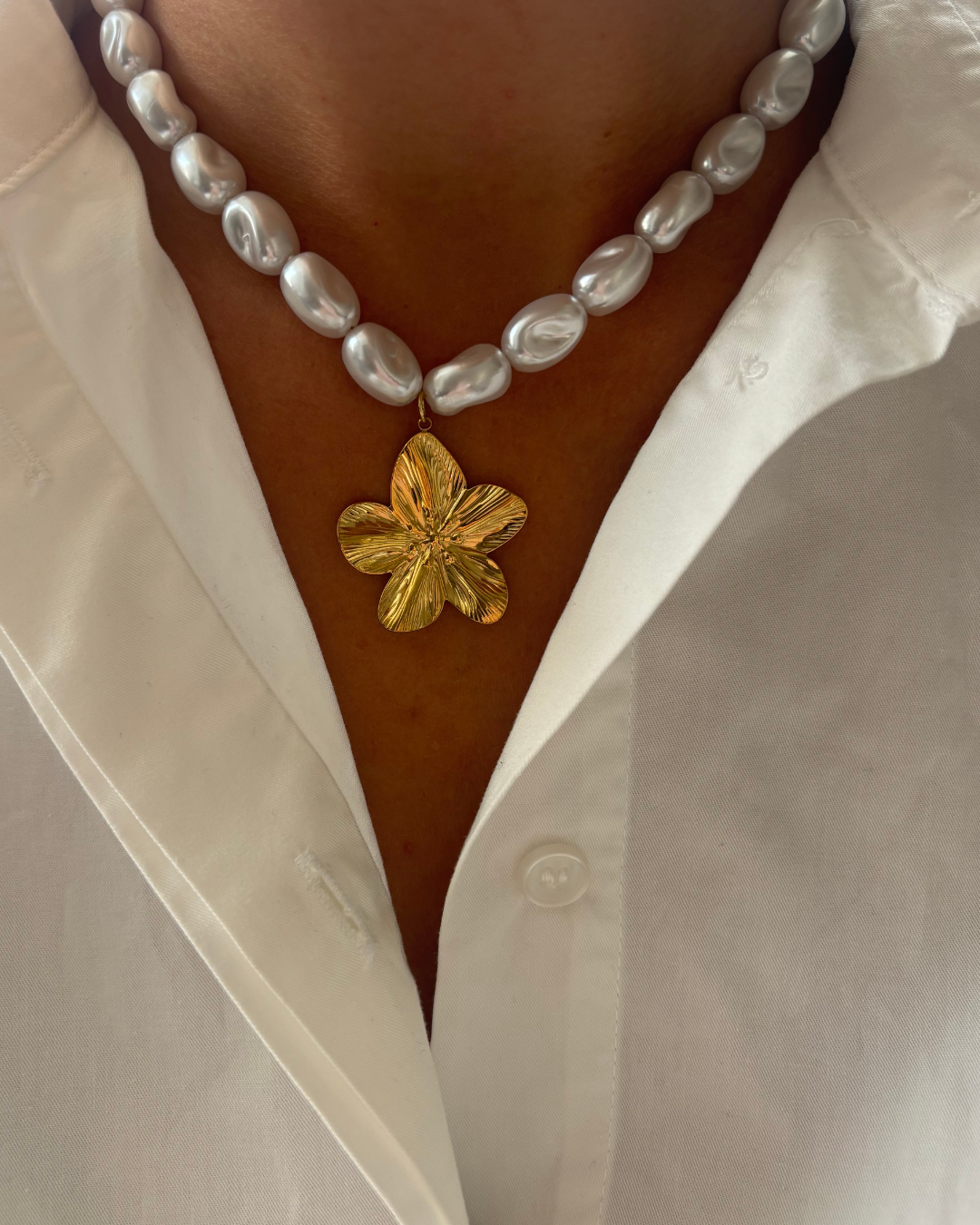 Lumi bloom necklace