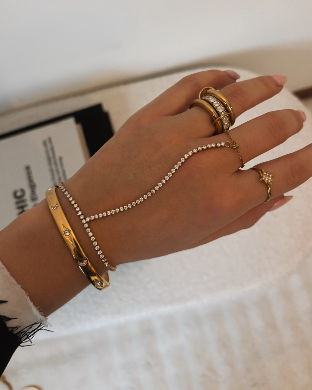 Sparkle handchain