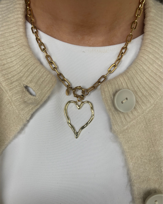 Heart open necklace