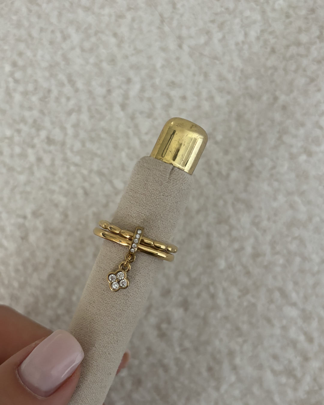 Clover charm ring