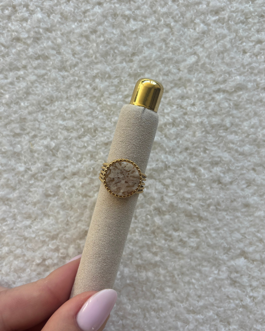 Stone ring beige