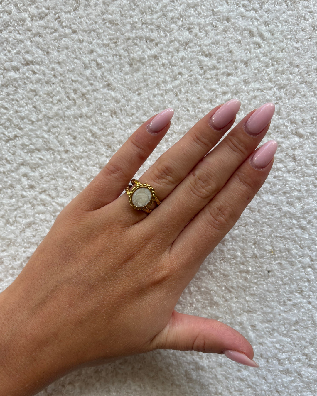 Lune ring