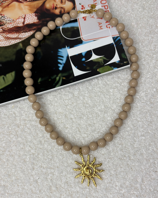 Vanilla sun necklace