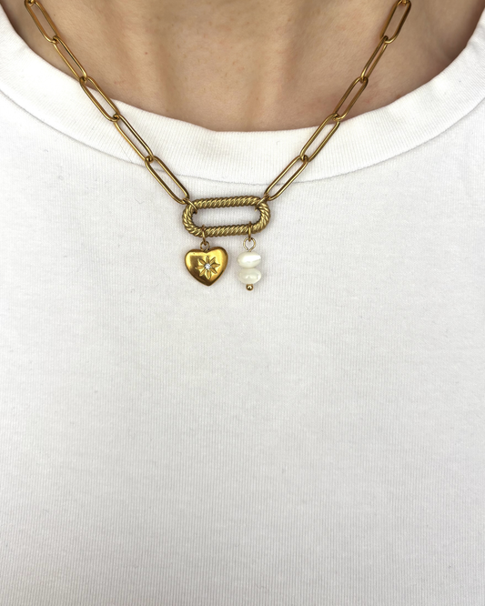 Soft pearl necklace