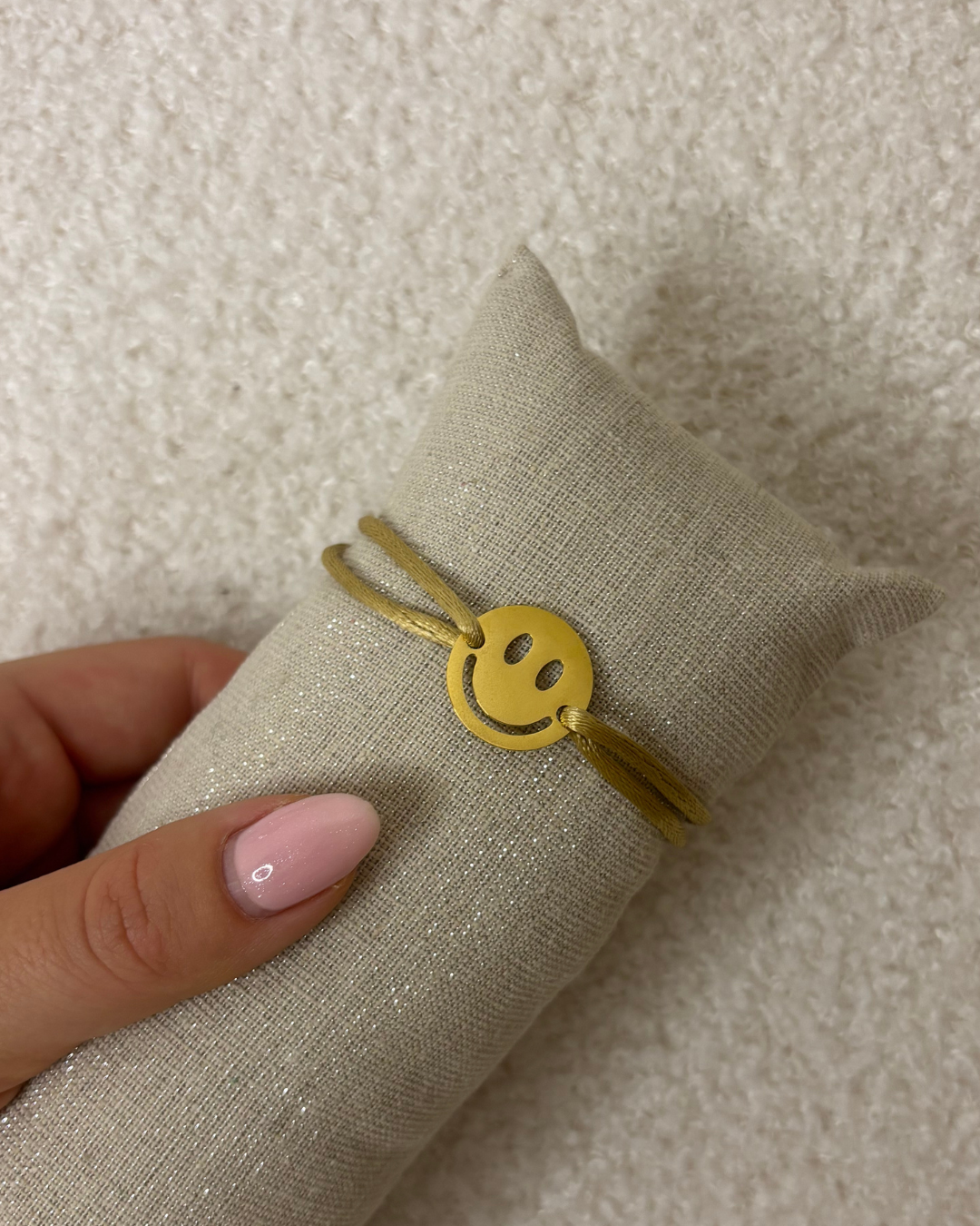 Smile bracelet beige