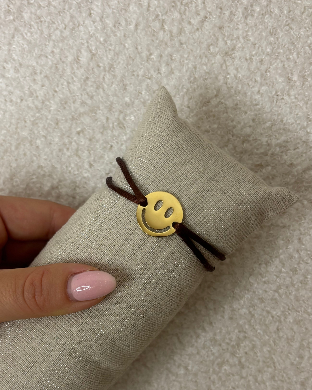 Smile bracelet brown