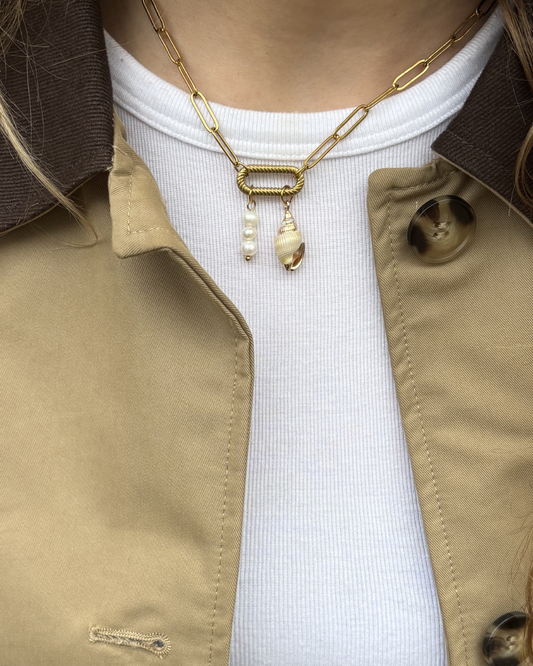 Shell pearl necklace