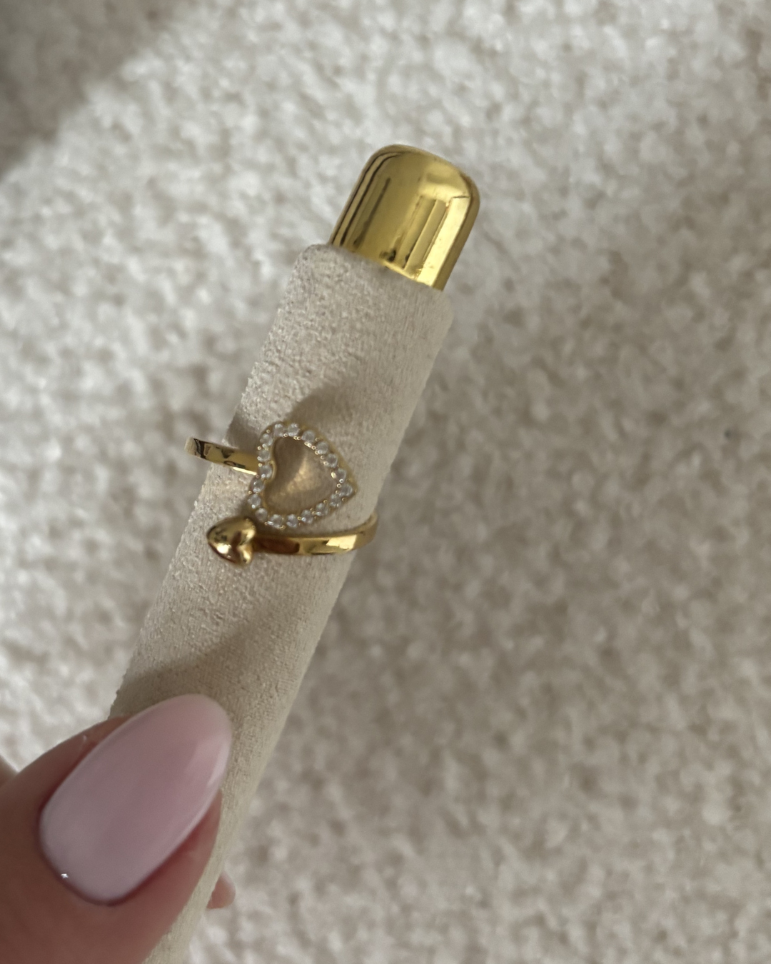 Crossed hearts ring